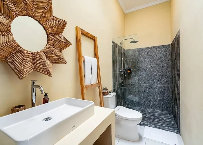 Aaya - 8 Min To Beach, Radiant With Rice Field View Villa Canggu