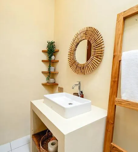 Aaya - 8 Min To Beach, Radiant With Rice Field View Villa